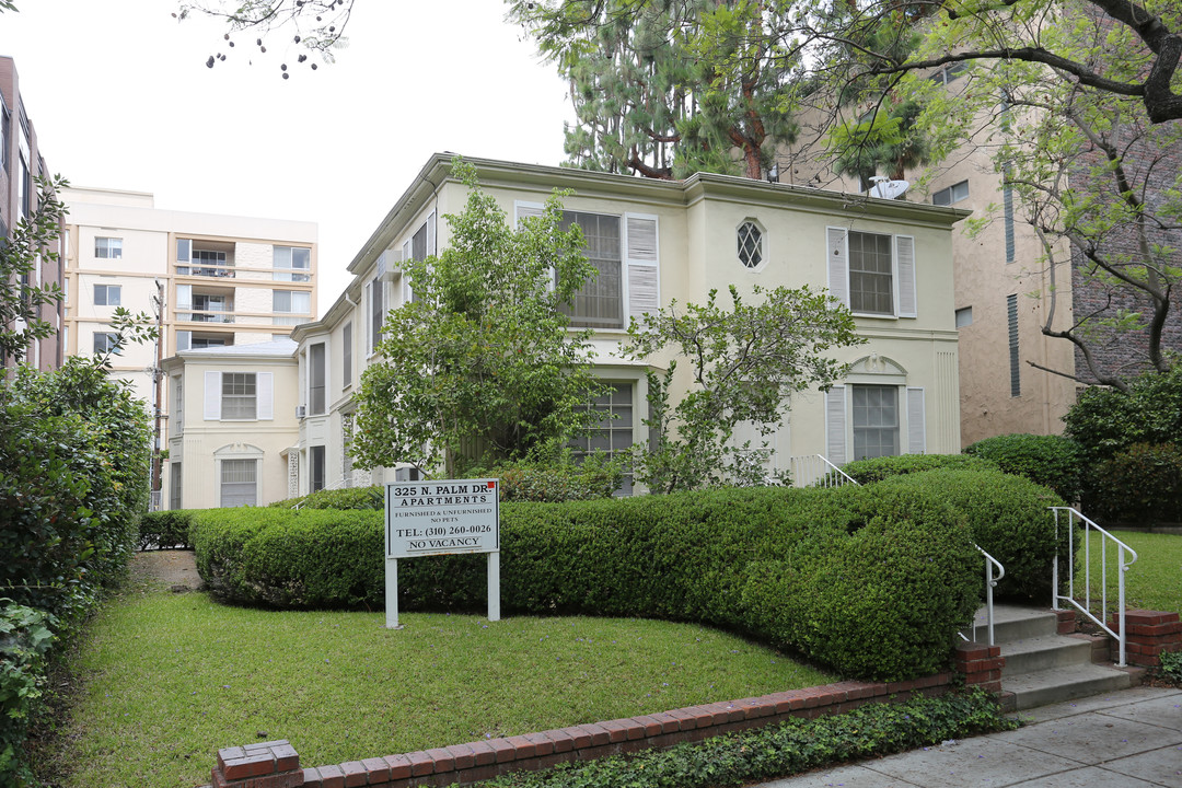 325 N Palm Dr in Beverly Hills, CA - Building Photo