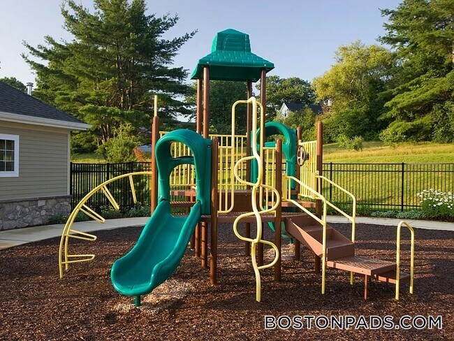 311 Lowell St in Andover, MA - Building Photo - Building Photo