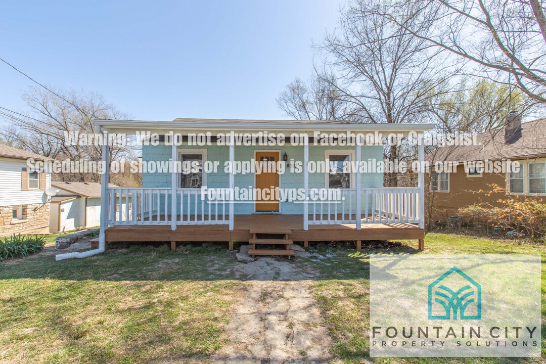 4327 N Spruce Ave in Kansas City, MO - Building Photo