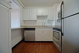 872 Massachusetts Ave in Cambridge, MA - Building Photo - Building Photo