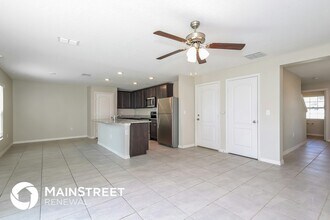 216 Fig Ct, Unit 834 in Poinciana, FL - Building Photo - Building Photo