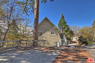 28665 Zion Dr in Lake Arrowhead, CA - Building Photo