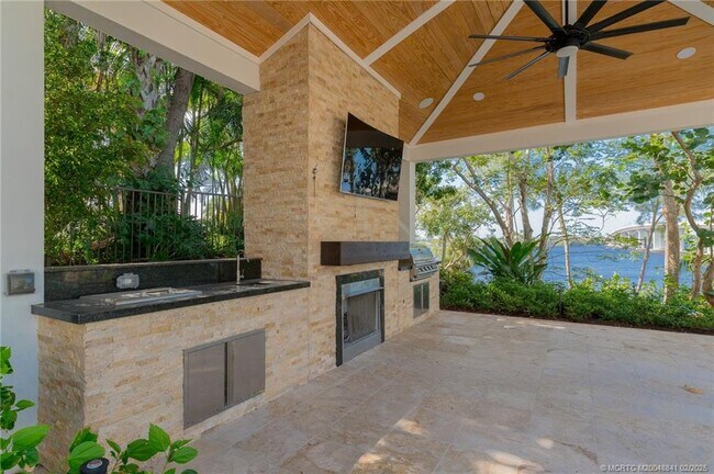 5 S River Rd in Stuart, FL - Foto de edificio - Building Photo