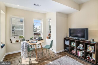 1648 S 16th St, Unit 1 in Philadelphia, PA - Building Photo - Building Photo