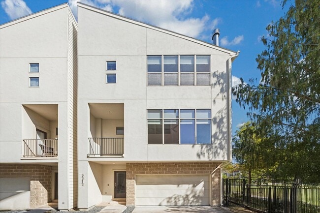 property at 5313 Lillian St