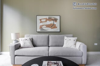 210 N Wells St in Chicago, IL - Building Photo - Building Photo