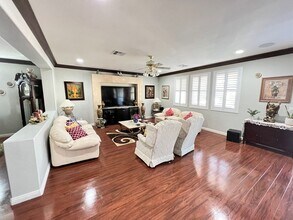 364 Moon Aura Ave in Las Vegas, NV - Building Photo - Building Photo