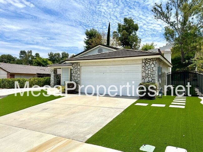 24368 Darrin Dr in Diamond Bar, CA - Building Photo - Building Photo