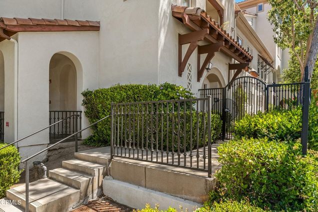 184 N Madison Ave in Pasadena, CA - Foto de edificio