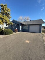 8372 E Lakeshore Dr in Prescott Valley, AZ - Building Photo