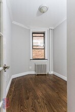 330 E 35th St in New York, NY - Building Photo - Building Photo