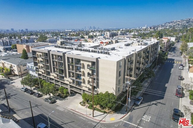 property at 1601 N Fuller Ave