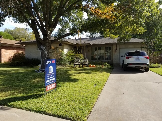 property at 10454 Lanshire Dr