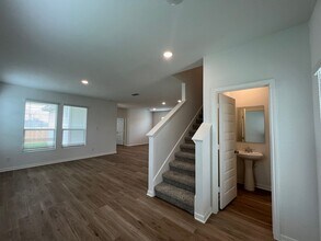 501 Jean St in Seguin, TX - Building Photo - Building Photo