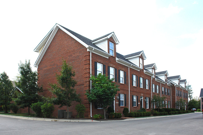 The Village at Richmond Woods in Lexington, KY - Foto de edificio - Building Photo