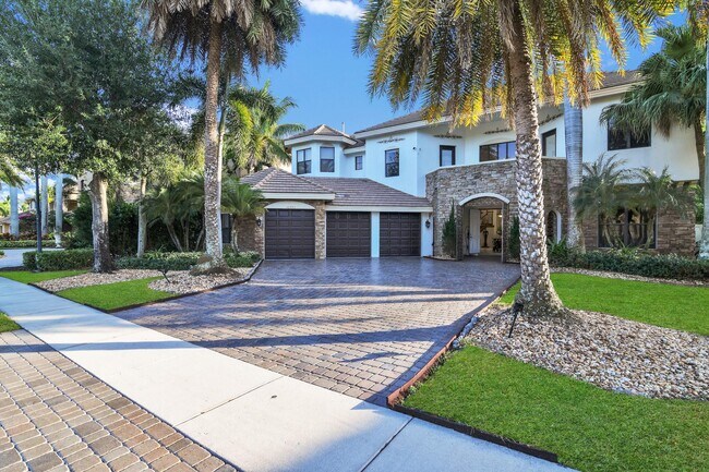 10703 Versailles Blvd in Wellington, FL - Building Photo - Building Photo