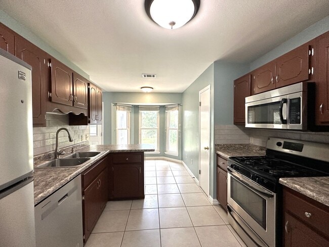 property at 807 Sparkleberry Cove