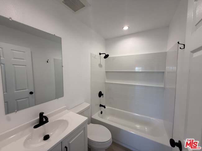 1531 E 92nd St in Los Angeles, CA - Building Photo - Building Photo