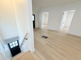 165 College Ave N in Sarnia, ON - Building Photo