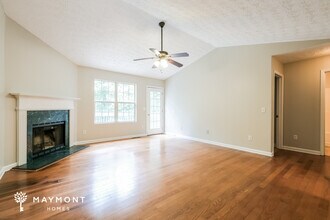 1422 Elliotts Ln in Auburn, GA - Building Photo - Building Photo