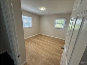 304 Birchwood Blvd in Baldwinsville, NY - Building Photo - Building Photo