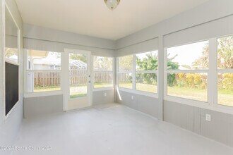 3780 6th Ln in Vero Beach, FL - Building Photo - Building Photo