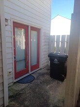 110 Holcomb Ferry Rd in Roswell, GA - Building Photo - Building Photo