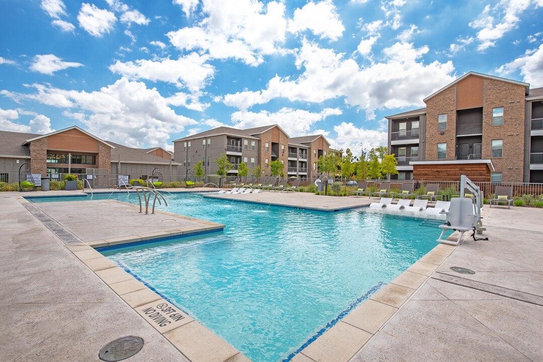 Alta Landing in Kennedale, TX - Foto de edificio