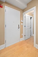 2818 Connecticut Ave NW, Unit #3 in Washington, DC - Foto de edificio - Building Photo