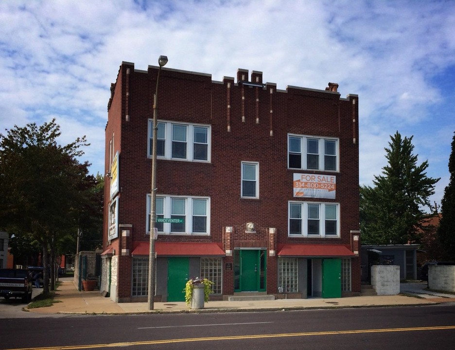 The Cliff House in St. Louis, MO - Building Photo