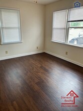 702 Couch St, Unit 30 in McMinnville, TN - Foto de edificio - Building Photo