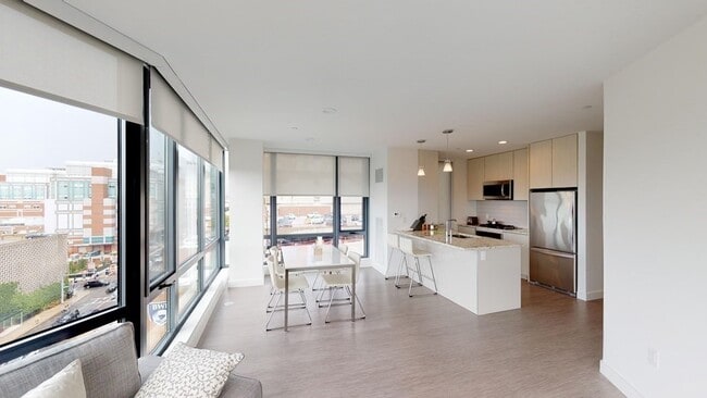 80 Fenwood Rd, Unit 813 in Boston, MA - Building Photo - Building Photo