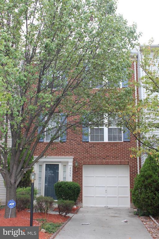 property at 2555 Chase Wellesley Dr