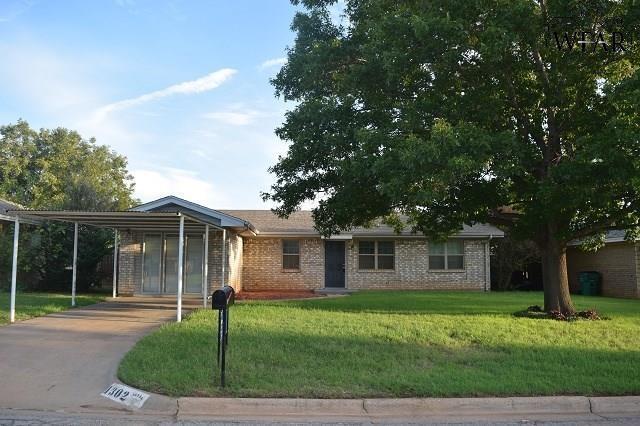 1302 Bluejay Dr in Iowa Park, TX - Building Photo