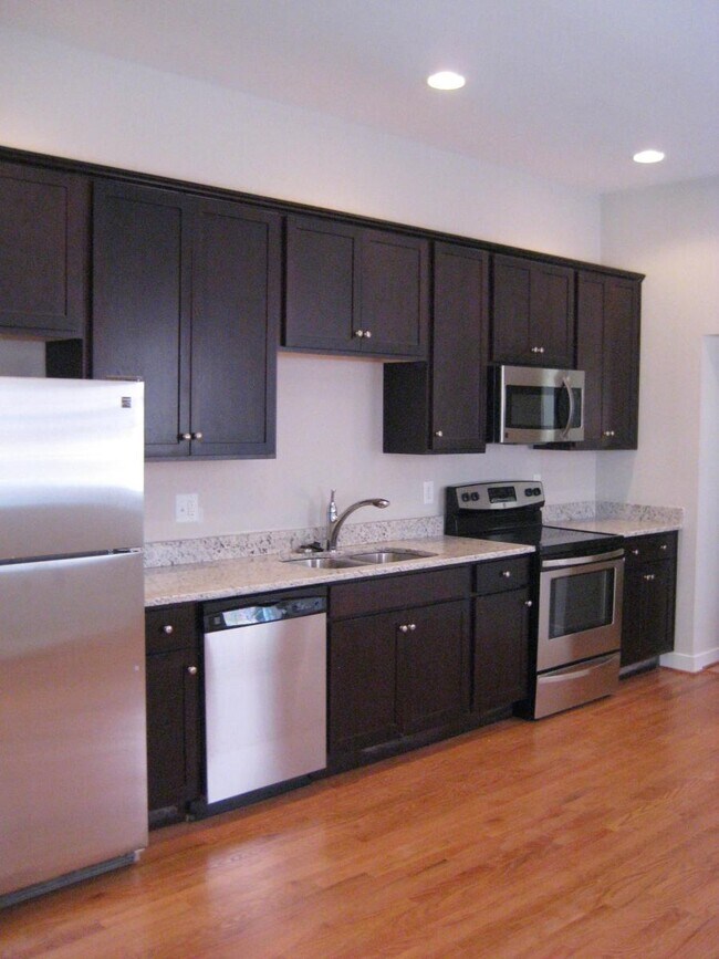 715 W Clay St in Richmond, VA - Building Photo - Building Photo