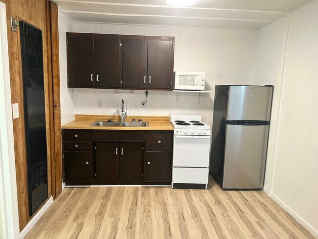 525 E Omaha St in Rapid City, SD - Building Photo - Building Photo