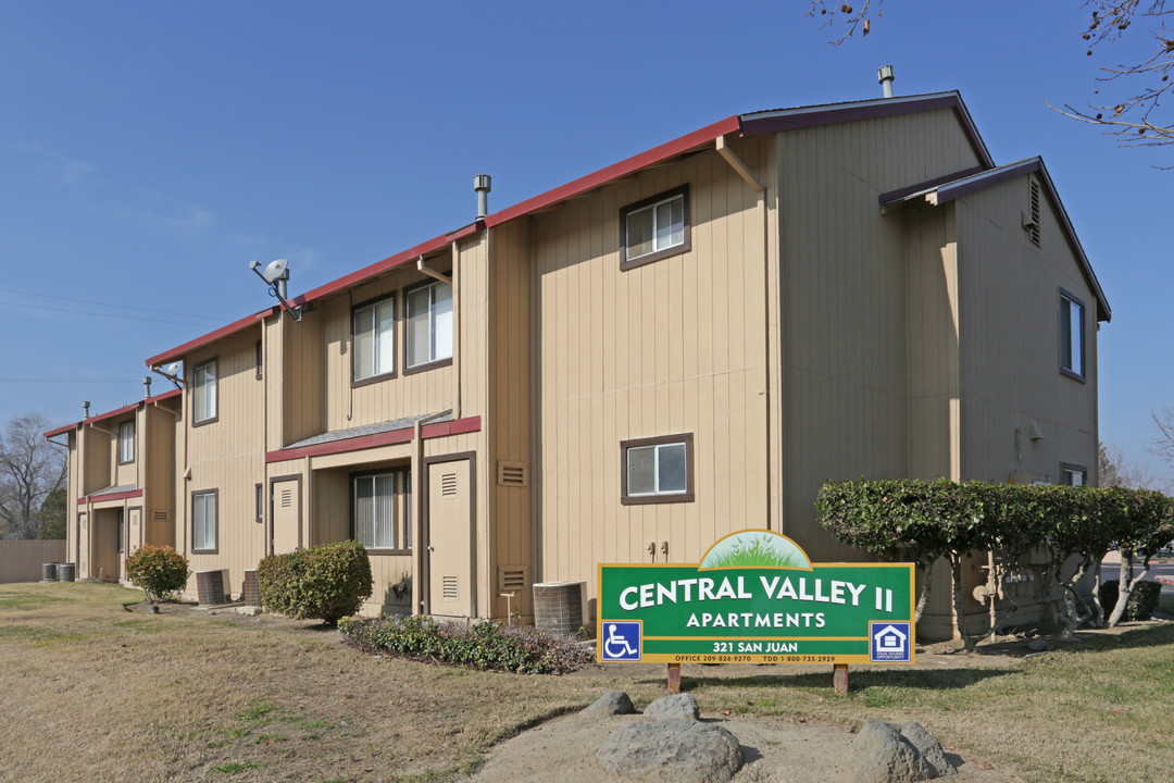 Central Valley II in Los Banos, CA - Building Photo