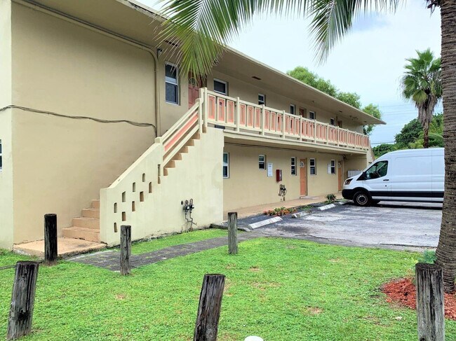 1500 SW 5th Pl in Fort Lauderdale, FL - Foto de edificio - Building Photo