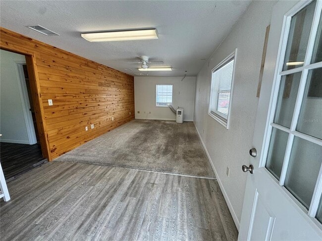 306 N Iona Ave in Fruitland Park, FL - Building Photo - Building Photo