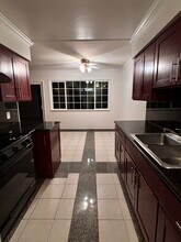 1554 Lago St in San Mateo, CA - Foto de edificio - Building Photo