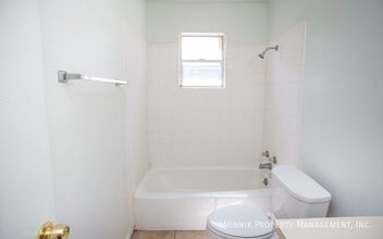 4610 52nd St in Lubbock, TX - Building Photo - Building Photo