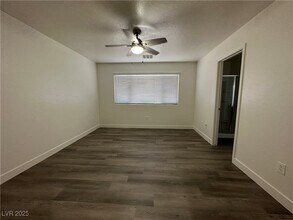 6834 Desert Thrasher Dr in North Las Vegas, NV - Building Photo - Building Photo