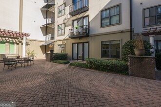 5300 Peachtree Blvd in Atlanta, GA - Foto de edificio - Building Photo