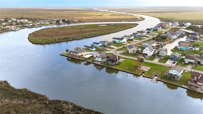 239 Redfish Dr in Freeport, TX - Building Photo - Building Photo