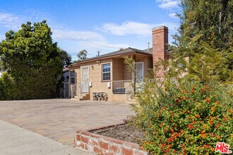2526 Military Ave in Los Angeles, CA - Building Photo - Building Photo