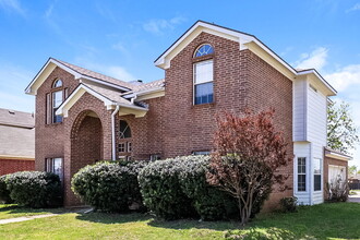 1723 Country Crest Ln, Unit 812 in Mansfield, TX - Building Photo - Building Photo