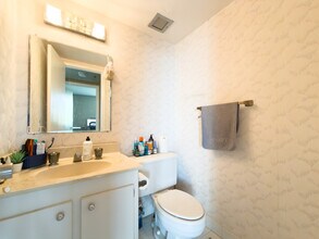 919 Hillcrest Dr, Unit 511 in Hollywood, FL - Building Photo - Building Photo