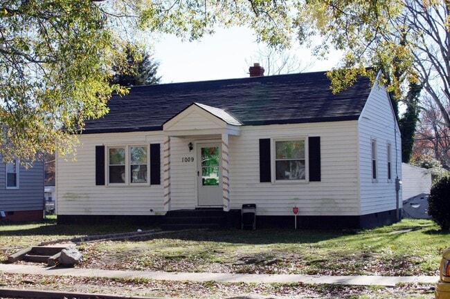 1009 Fourqurean Ln in Richmond, VA - Building Photo - Building Photo