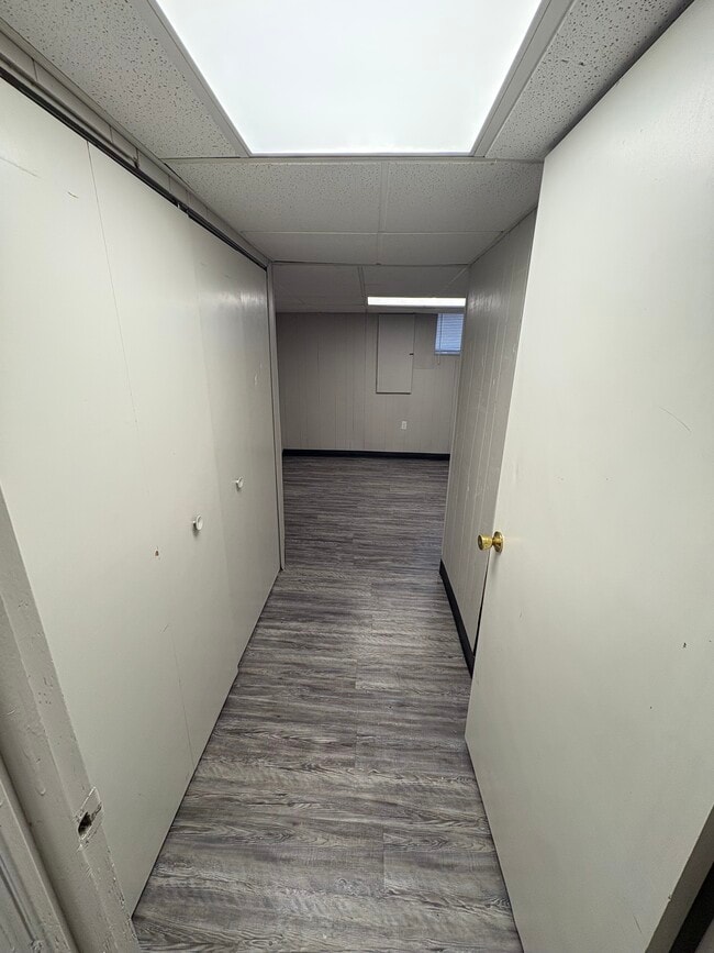 34130 Utica Rd, Unit Apt.3 in Fraser, MI - Foto de edificio - Building Photo