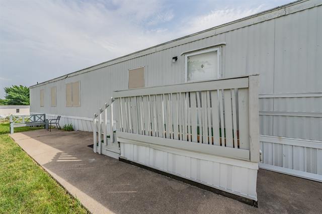 property at 5005 Shoreline Cir W